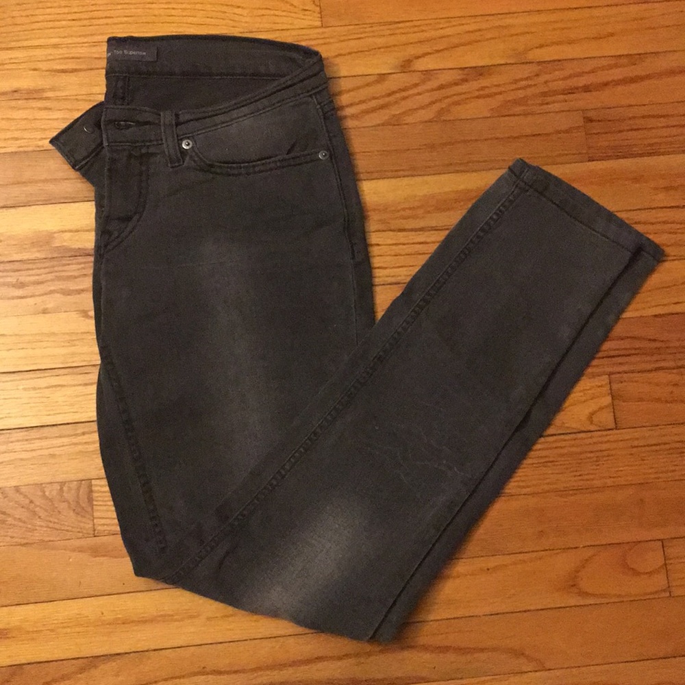 Levi’s low waisted jeans